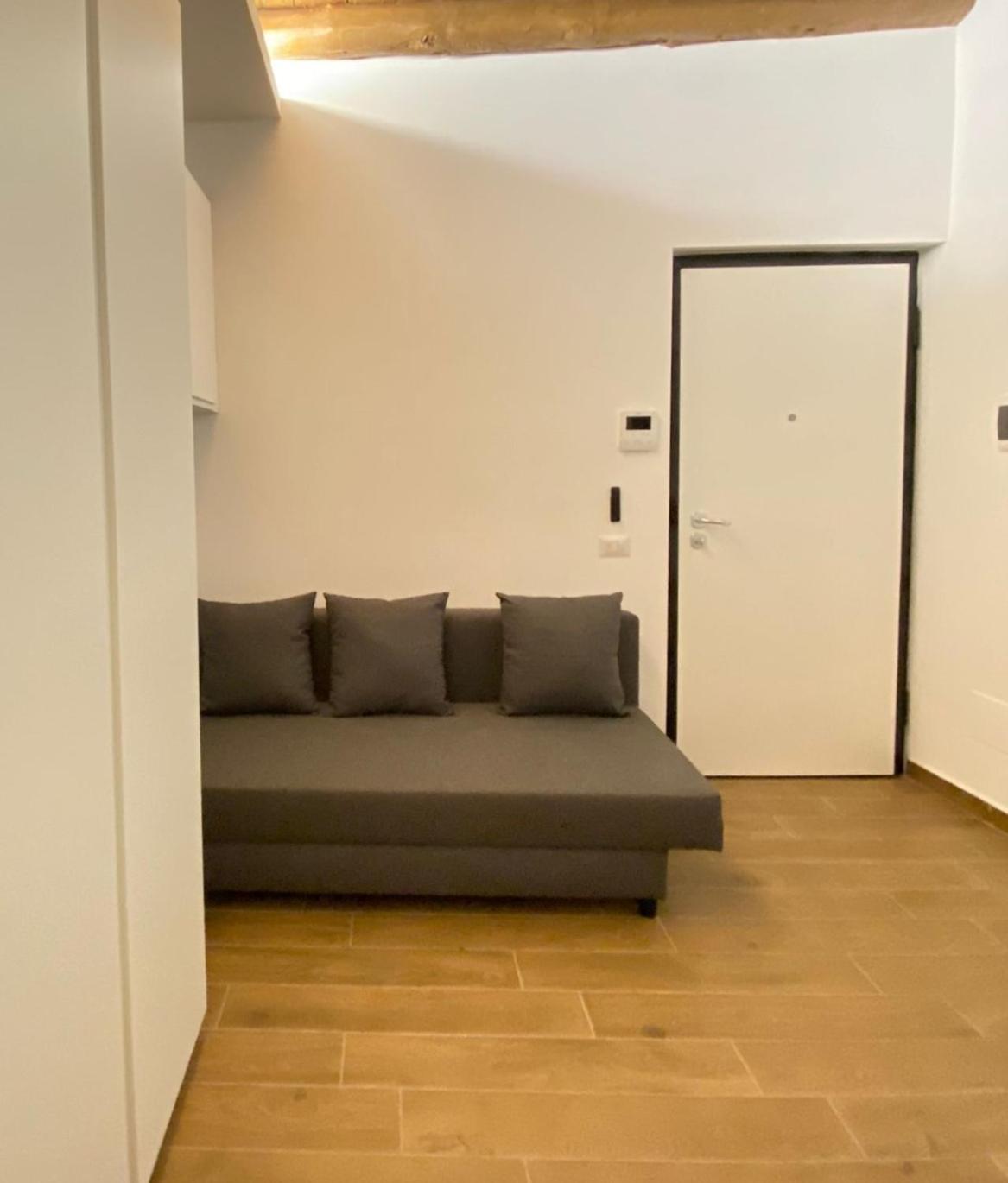 Modern Via Imbonati Apartment *
